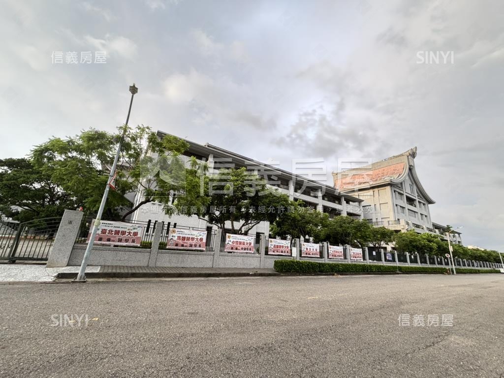 潤隆鉑悅市景２房車位房屋室內格局與周邊環境