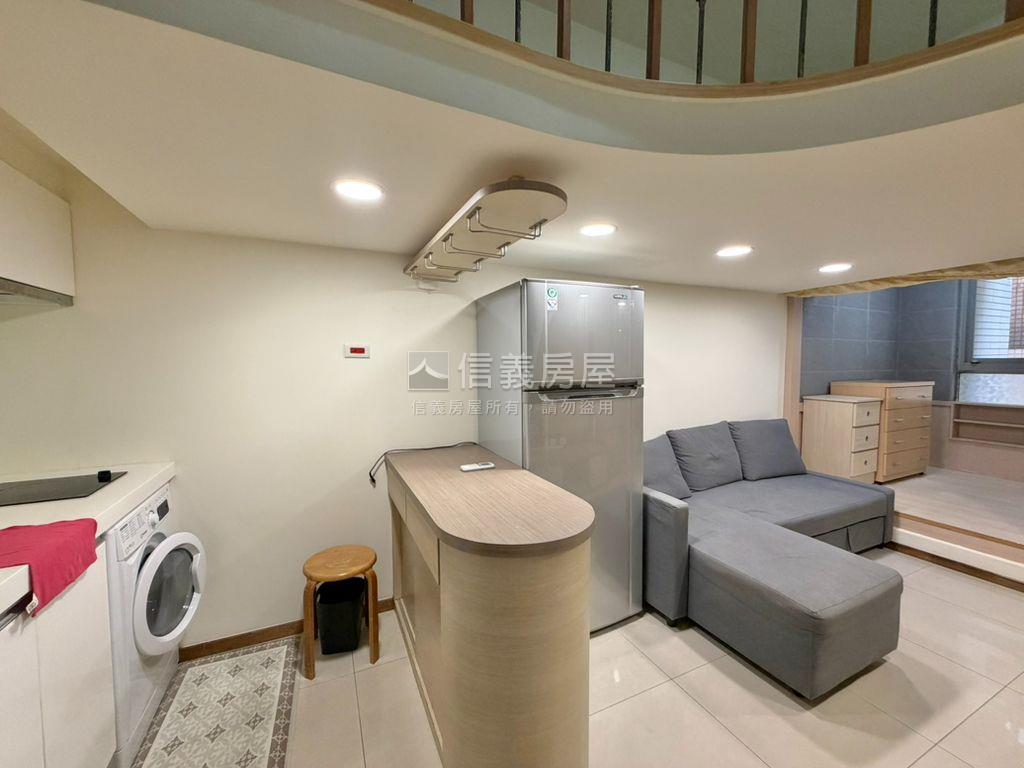 附中對面翡麗後棟朝南美裝房屋室內格局與周邊環境