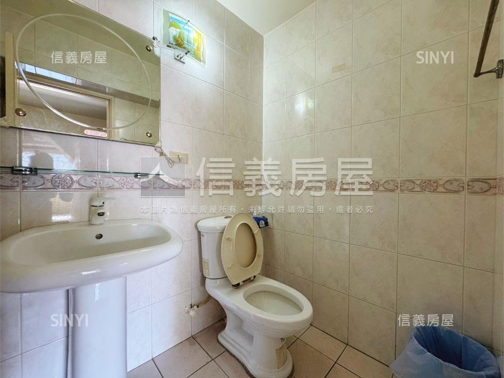 近中科久樘車庫花園別墅房屋室內格局與周邊環境