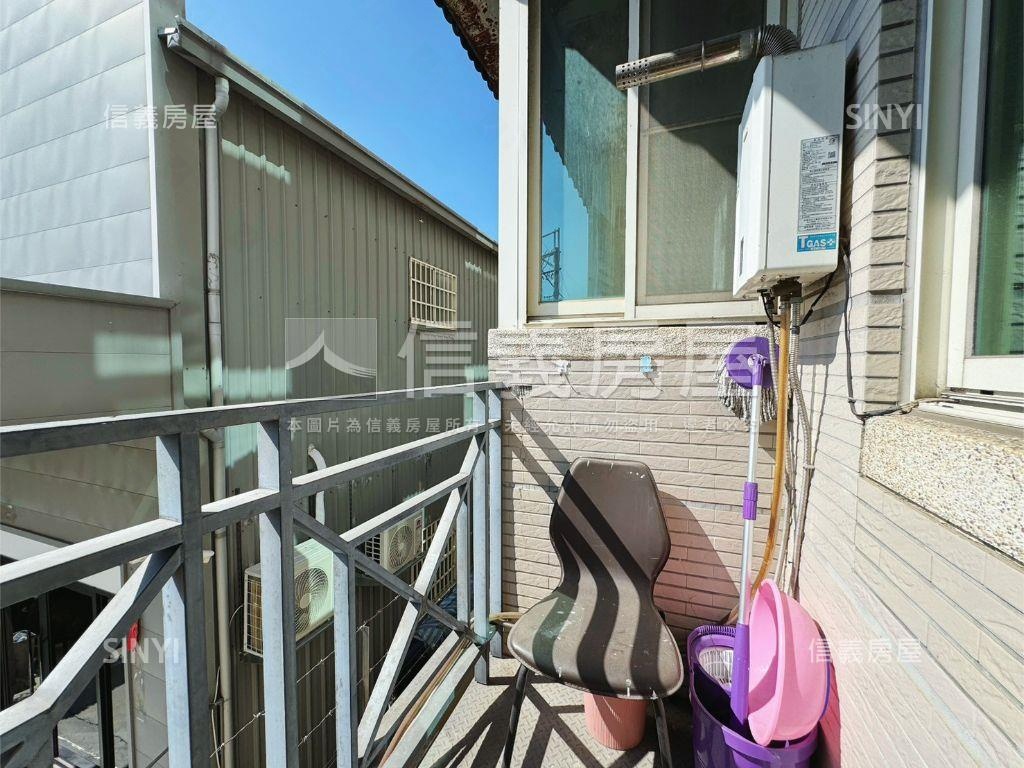 近中科久樘車庫花園別墅房屋室內格局與周邊環境