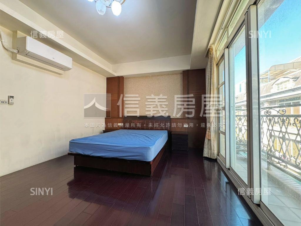 近中科久樘車庫花園別墅房屋室內格局與周邊環境