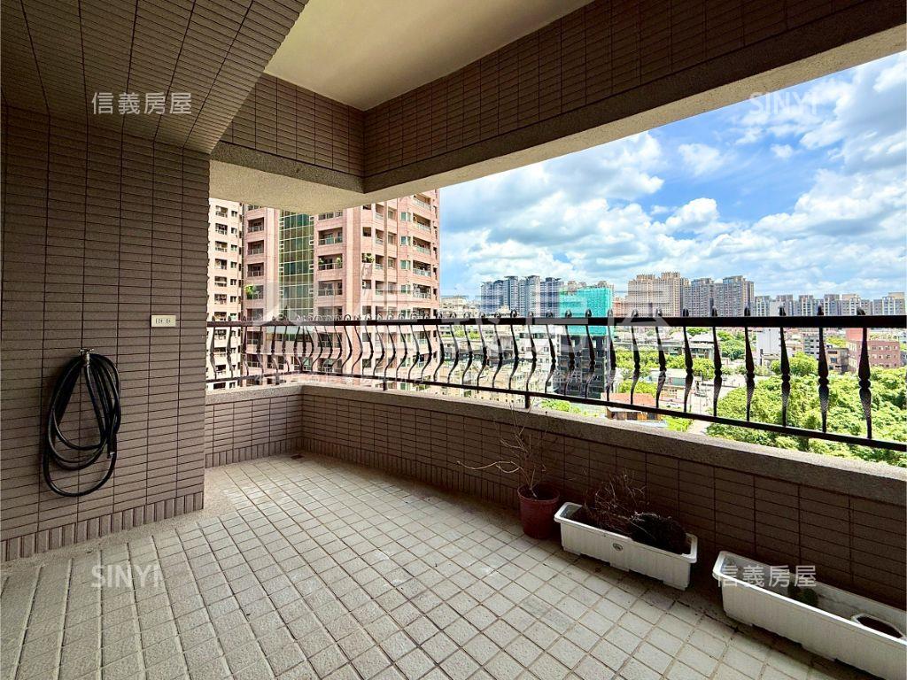 中央公園視野戶四房雙平車房屋室內格局與周邊環境