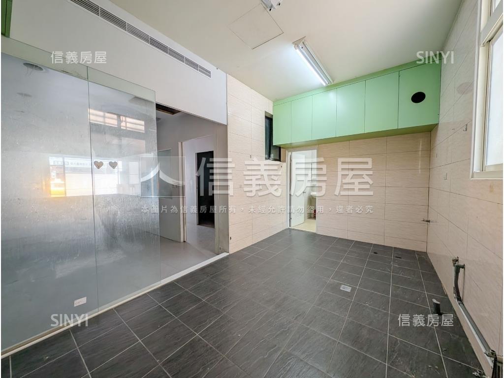 南雅夜市旁挑高店辦房屋室內格局與周邊環境