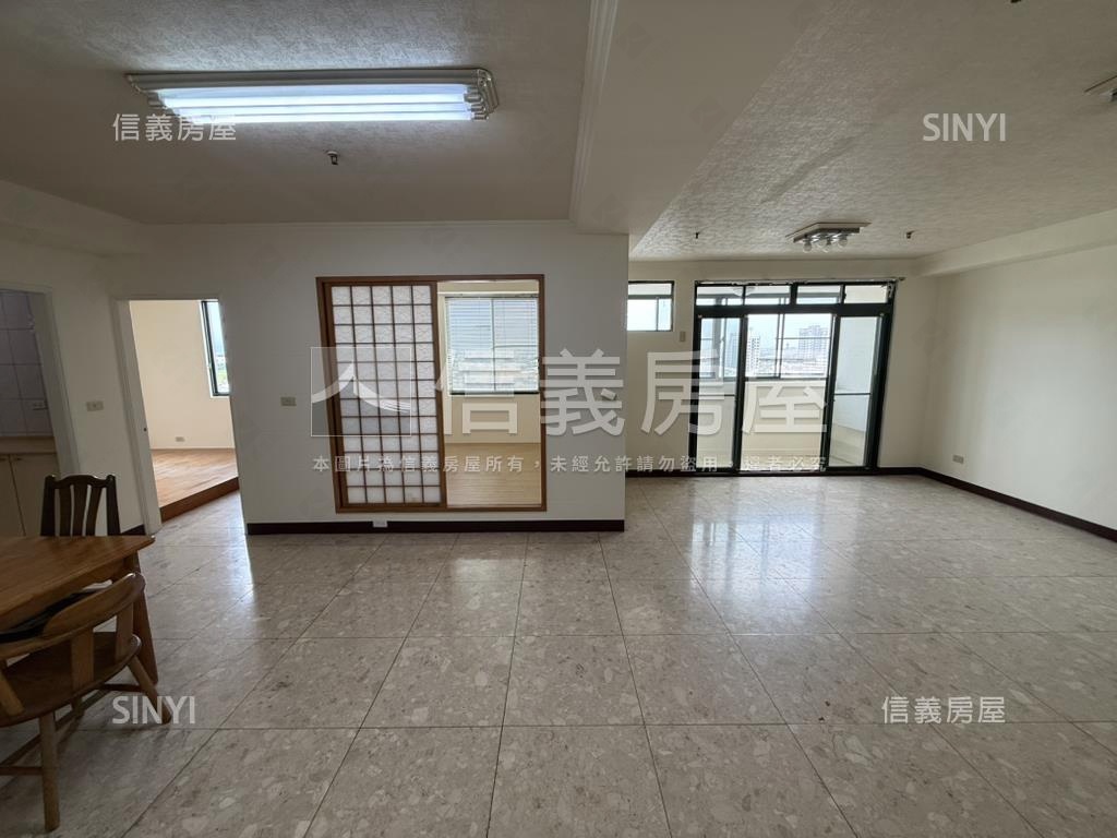 龍寶三房平車房屋室內格局與周邊環境