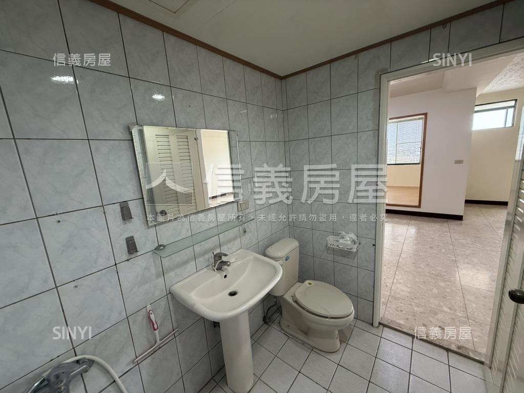 龍寶三房平車房屋室內格局與周邊環境