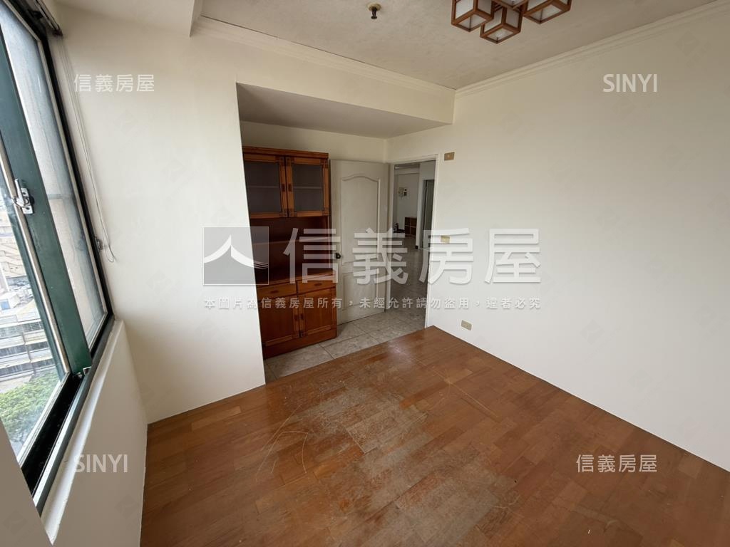 龍寶三房平車房屋室內格局與周邊環境