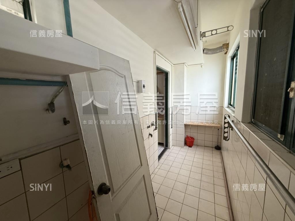 龍寶三房平車房屋室內格局與周邊環境