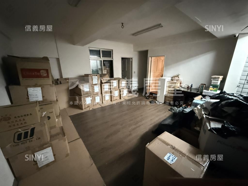 奇岩捷運樓中樓店辦房屋室內格局與周邊環境