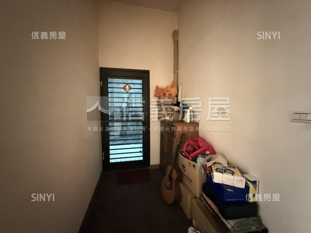 奇岩捷運樓中樓店辦房屋室內格局與周邊環境