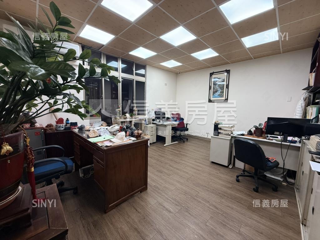 奇岩捷運樓中樓店辦房屋室內格局與周邊環境