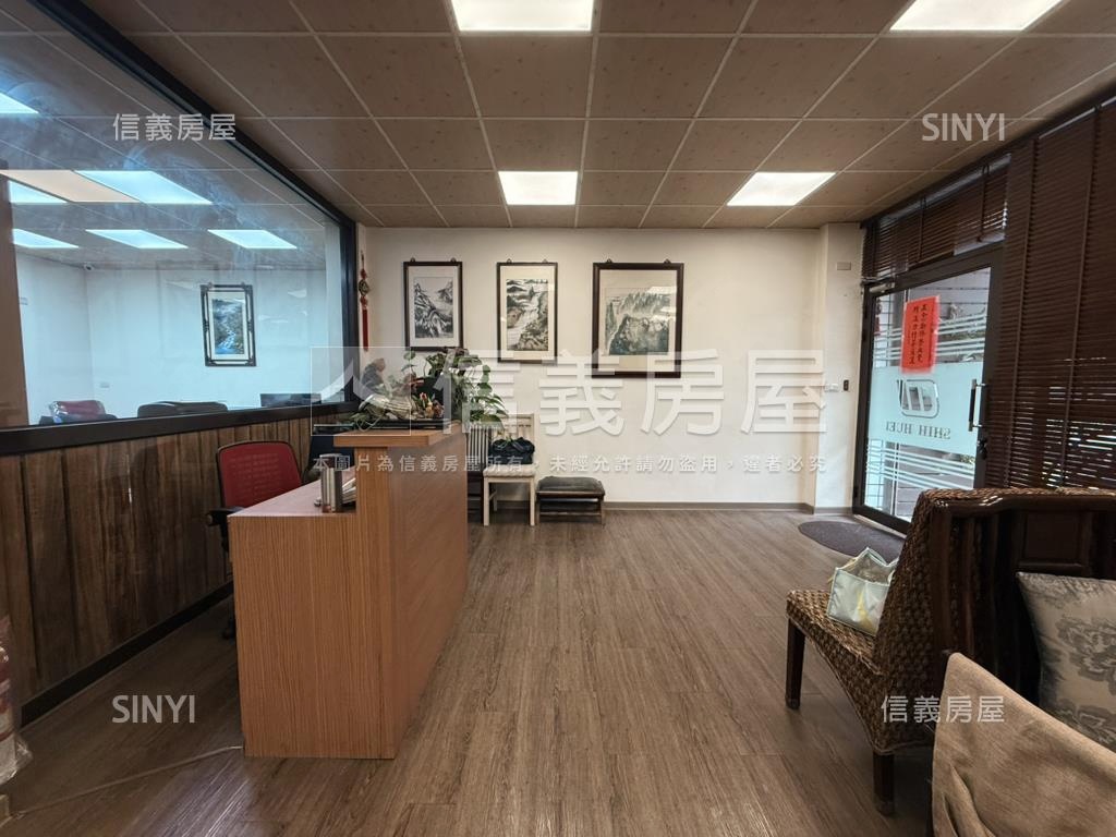 奇岩捷運樓中樓店辦房屋室內格局與周邊環境