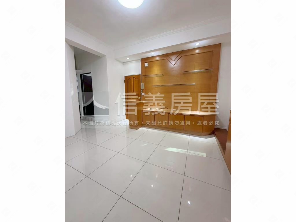 正民生路邊間３樓房屋室內格局與周邊環境