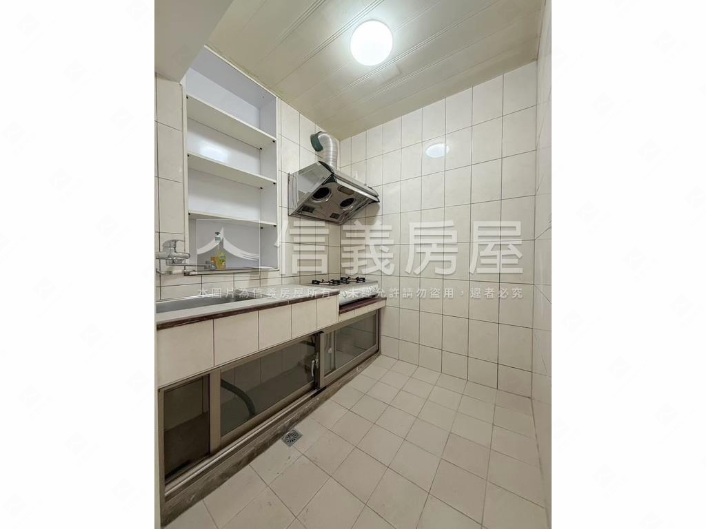 正民生路邊間３樓房屋室內格局與周邊環境