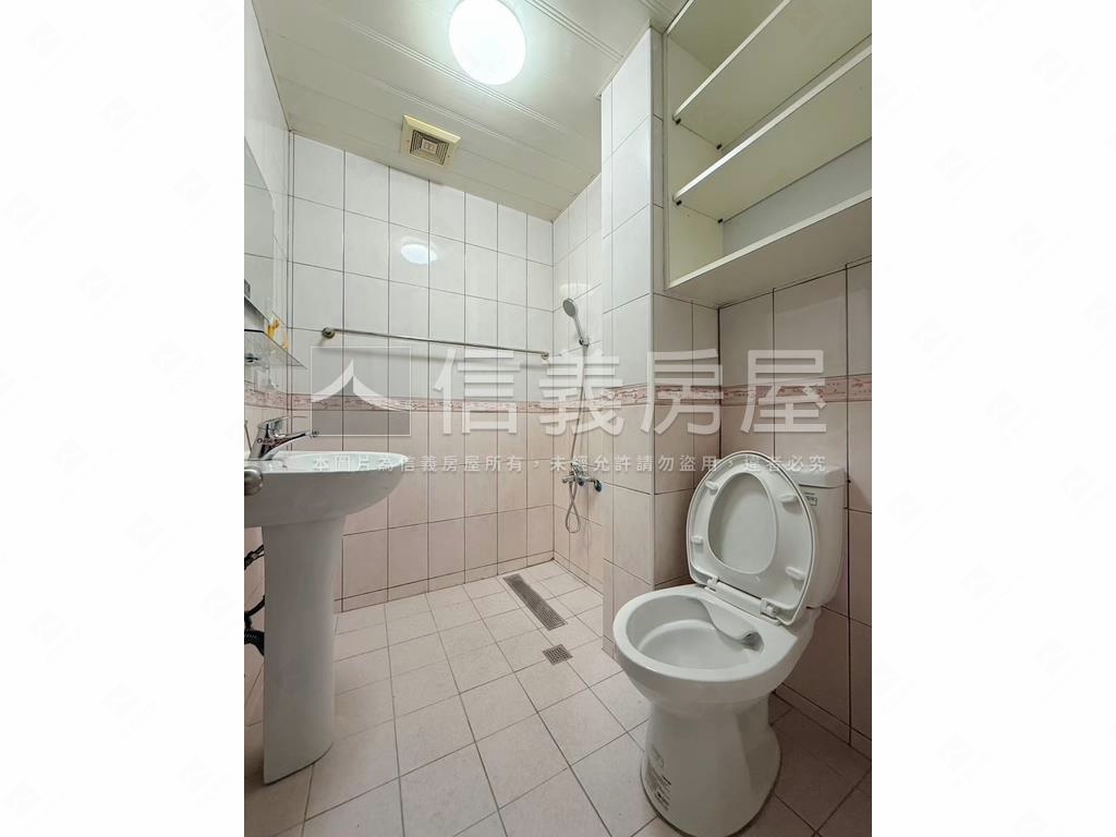 正民生路邊間３樓房屋室內格局與周邊環境