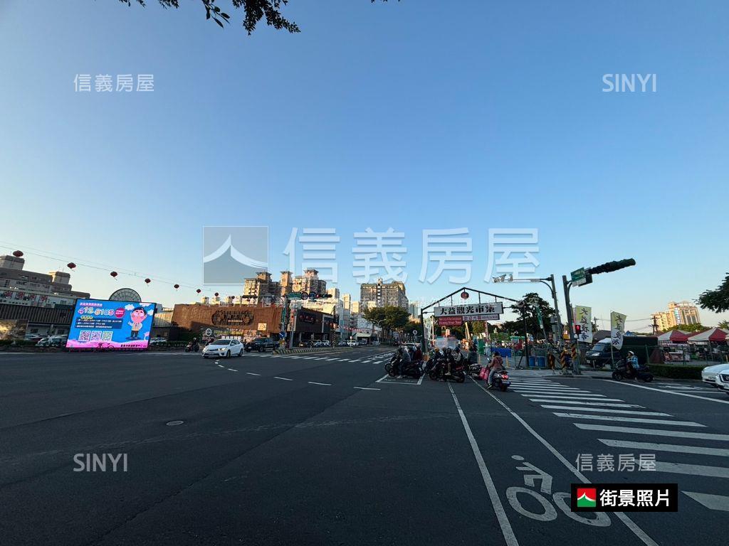 近南紡浩瀚無極１０樓四房房屋室內格局與周邊環境