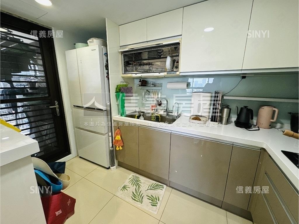 大毅植幸福次頂樓３房車位房屋室內格局與周邊環境
