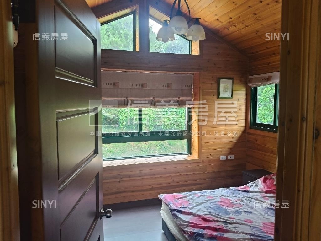 霧峰有水有電林地附小木屋房屋室內格局與周邊環境