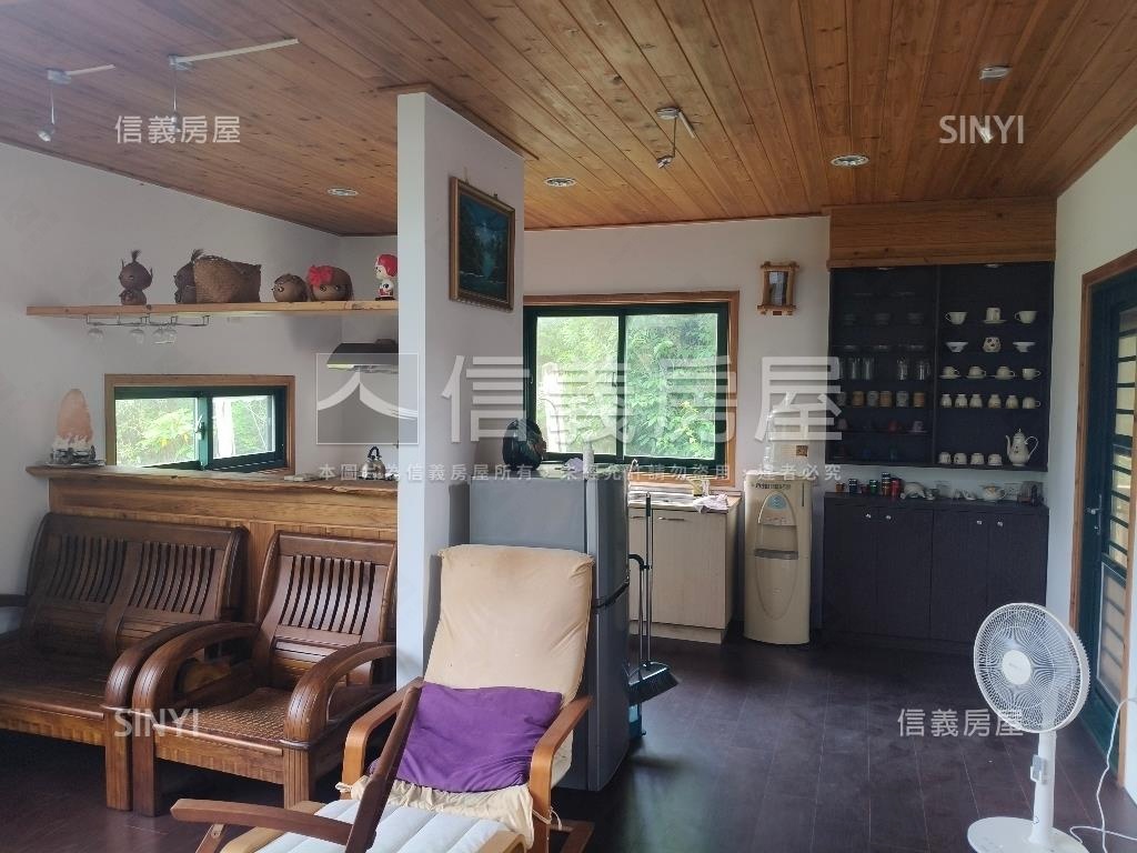 霧峰有水有電林地附小木屋房屋室內格局與周邊環境