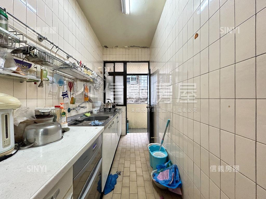 黃金公館大三房美寓房屋室內格局與周邊環境