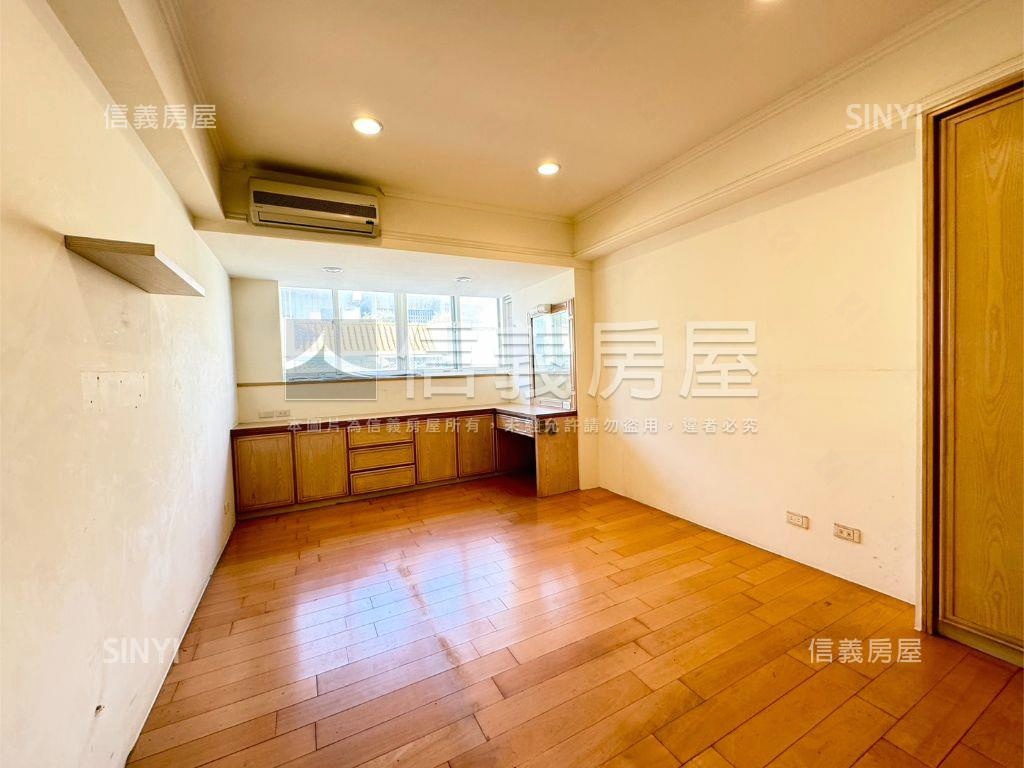 冠昱明亮清幽大戶大車位房屋室內格局與周邊環境