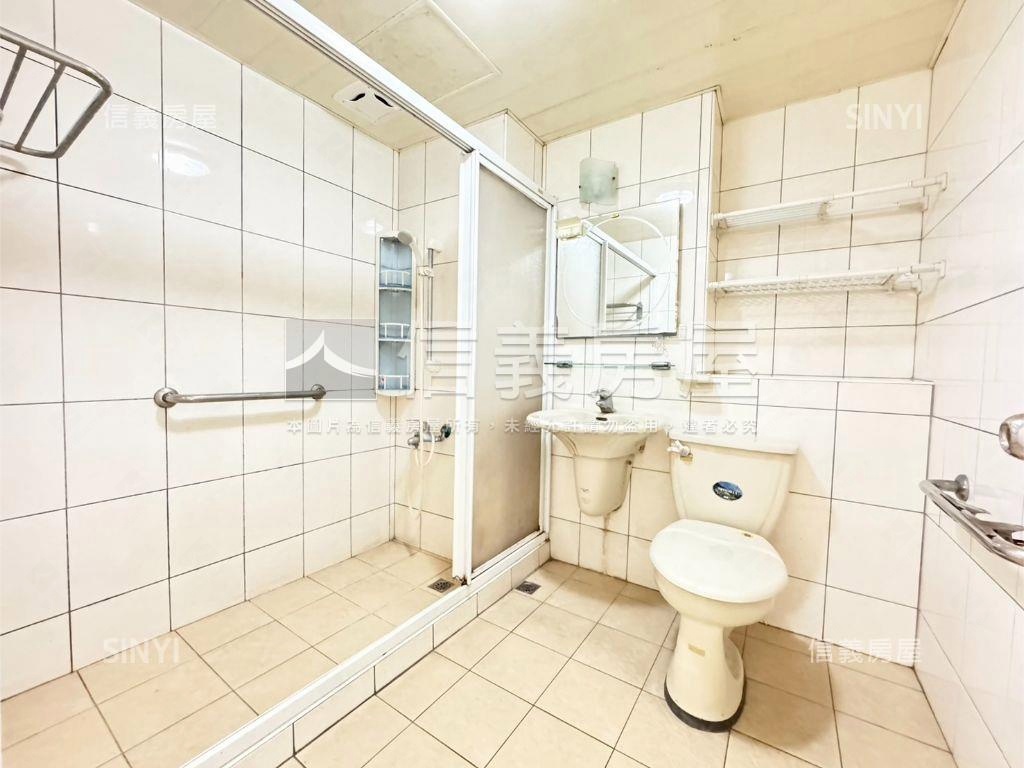 冠昱明亮清幽大戶大車位房屋室內格局與周邊環境