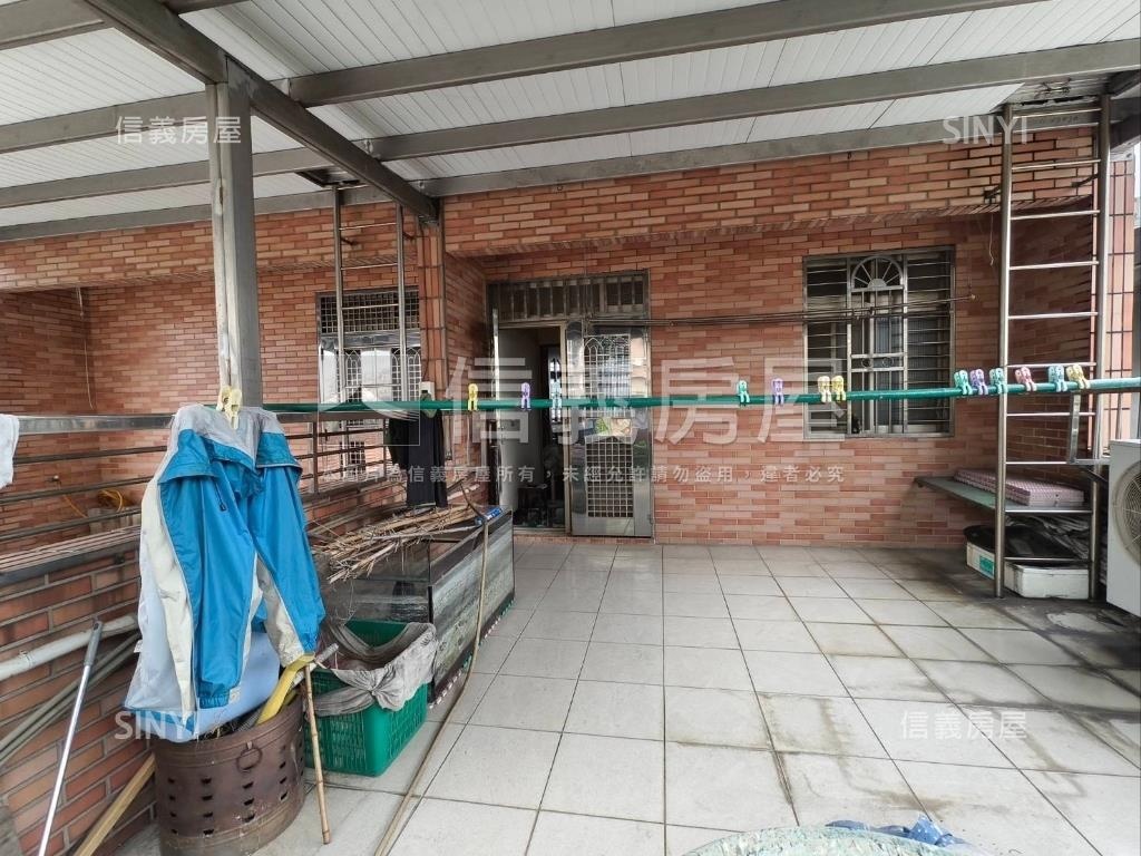 新莊正馬路旁稀有透天房屋室內格局與周邊環境