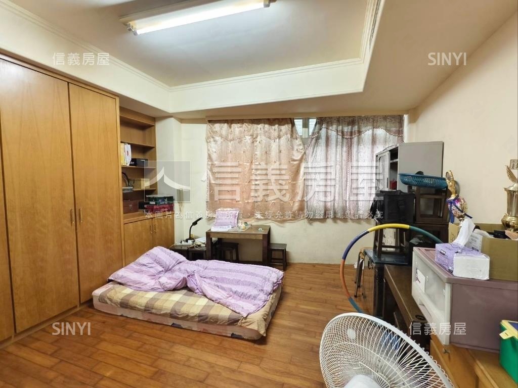 新莊正馬路旁稀有透天房屋室內格局與周邊環境