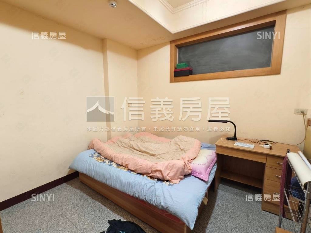 新莊正馬路旁稀有透天房屋室內格局與周邊環境