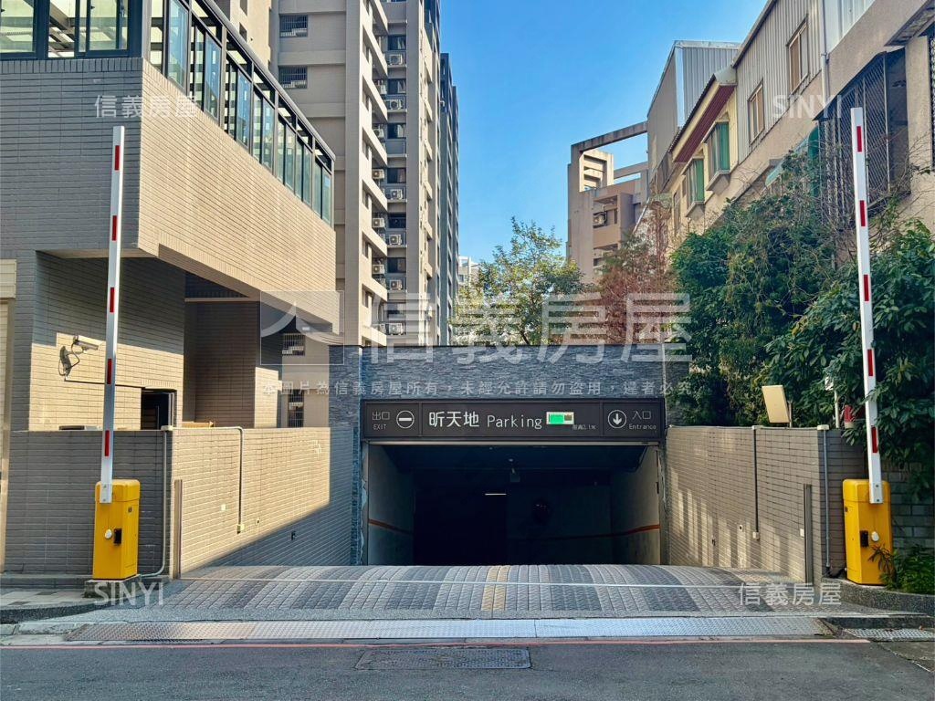 昕天地首購兩房平面車位房屋室內格局與周邊環境