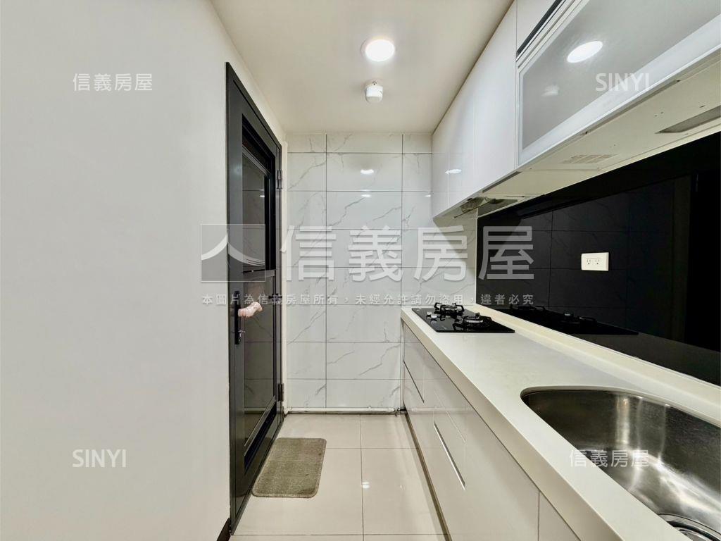 昕天地首購兩房平面車位房屋室內格局與周邊環境