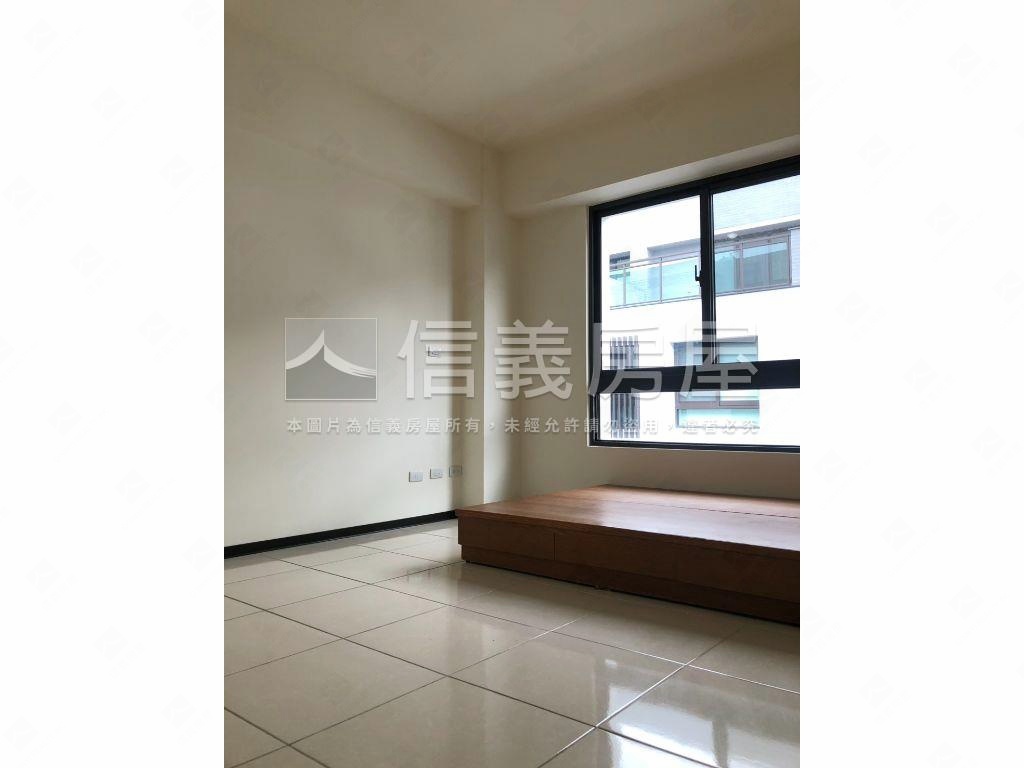 誠售南崗工業區大面寬透天房屋室內格局與周邊環境