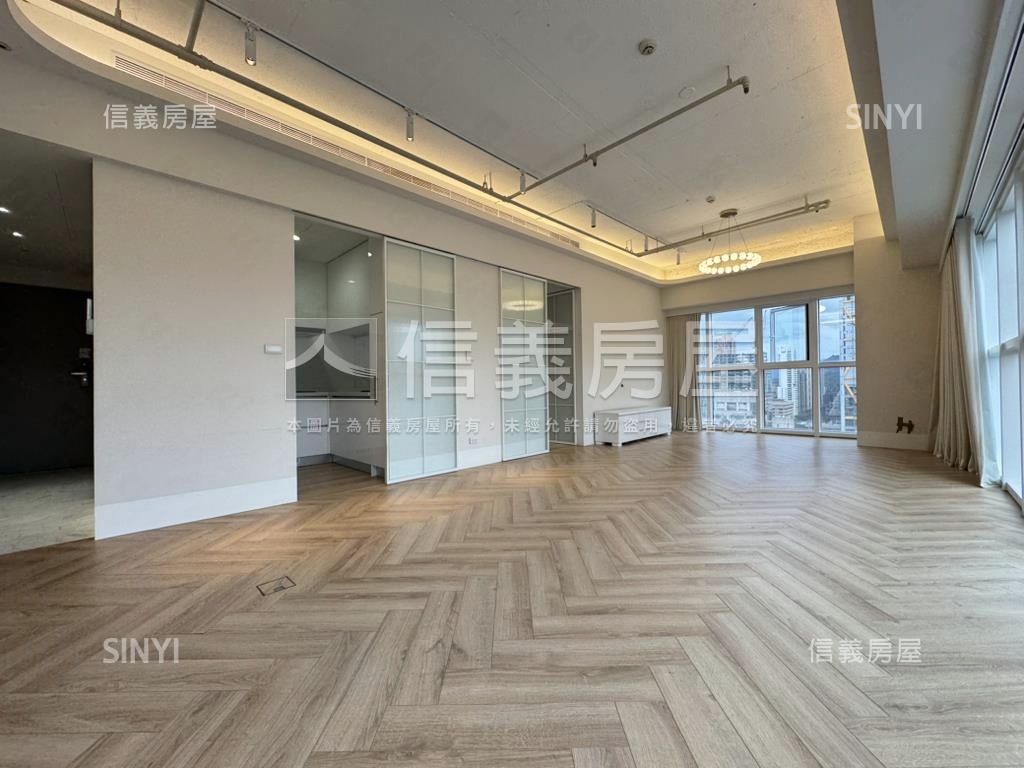 專任★新世界★美帝王戶房屋室內格局與周邊環境