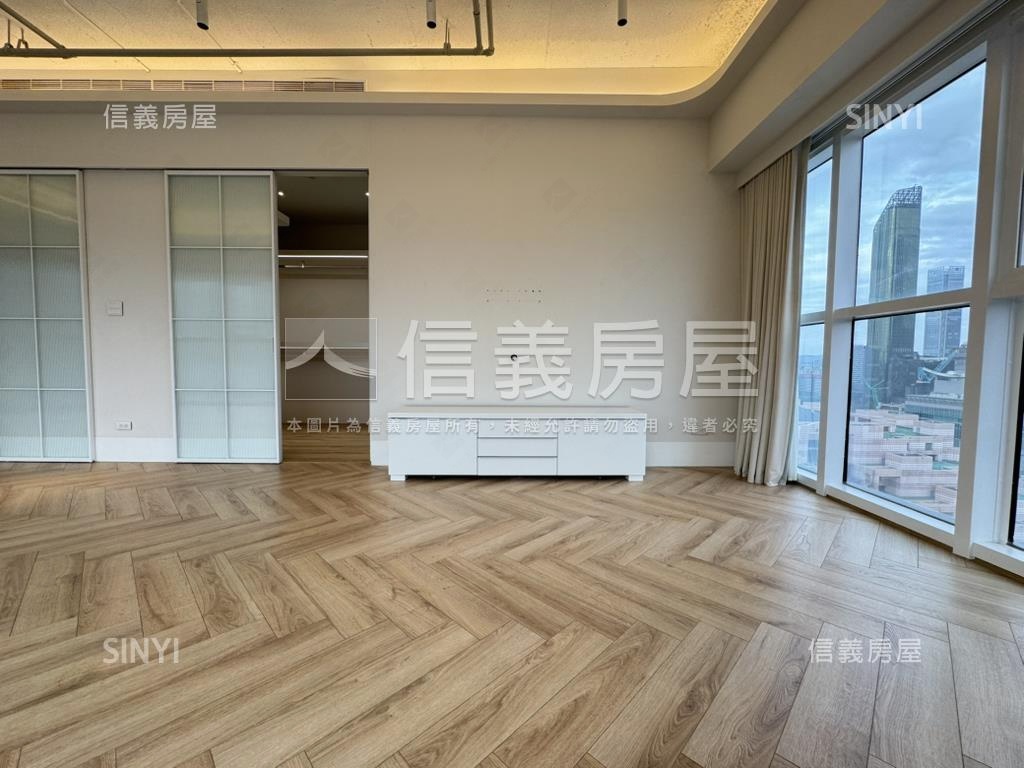 專任★新世界★美帝王戶房屋室內格局與周邊環境