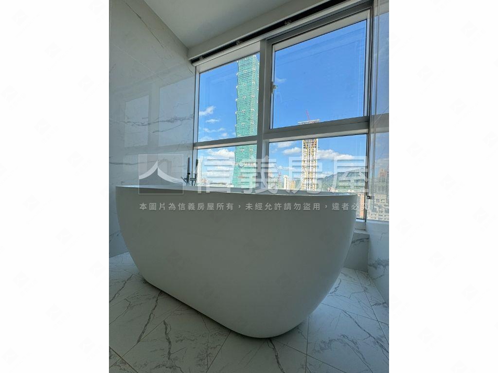 專任★新世界★美帝王戶房屋室內格局與周邊環境