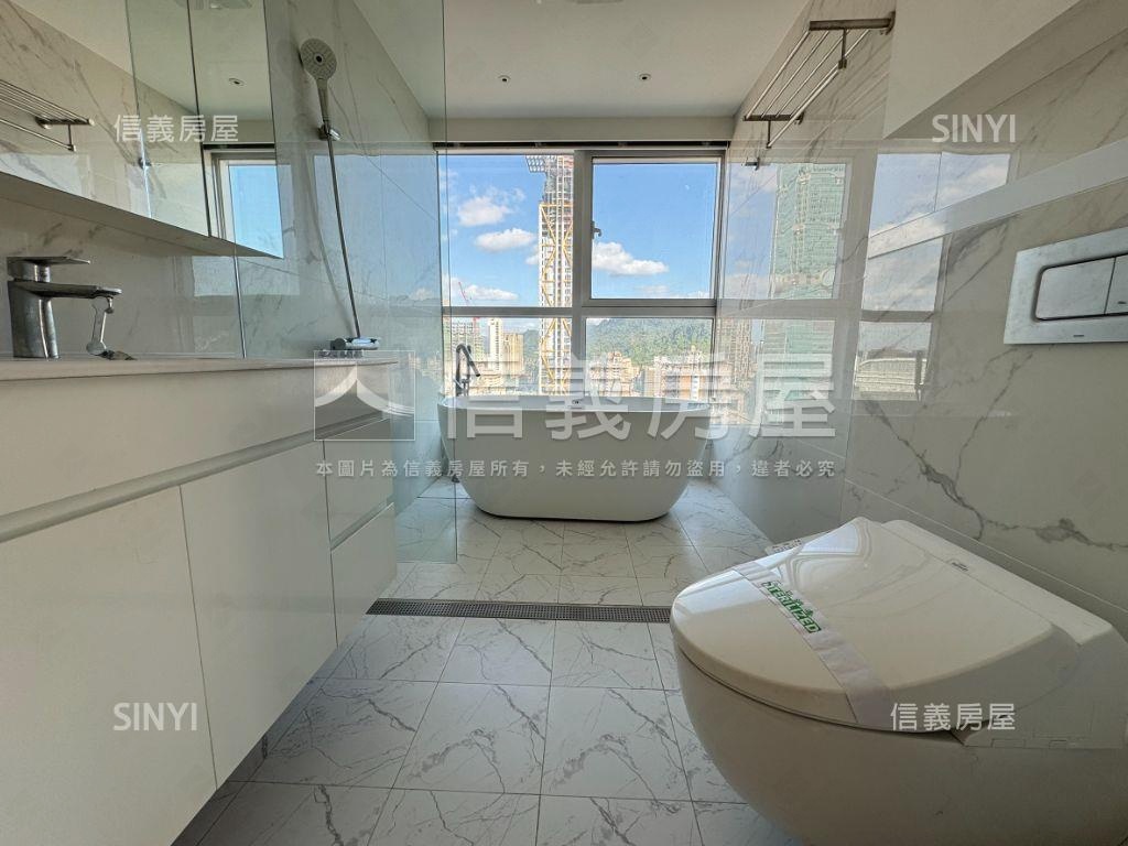 專任★新世界★美帝王戶房屋室內格局與周邊環境