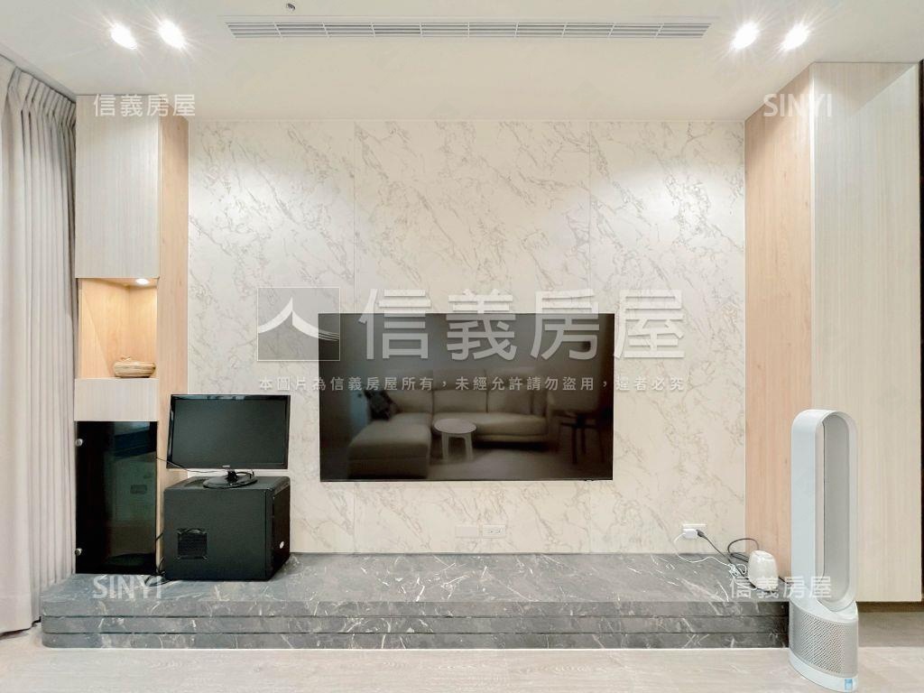 七期高樓層美裝潢美視野讚房屋室內格局與周邊環境