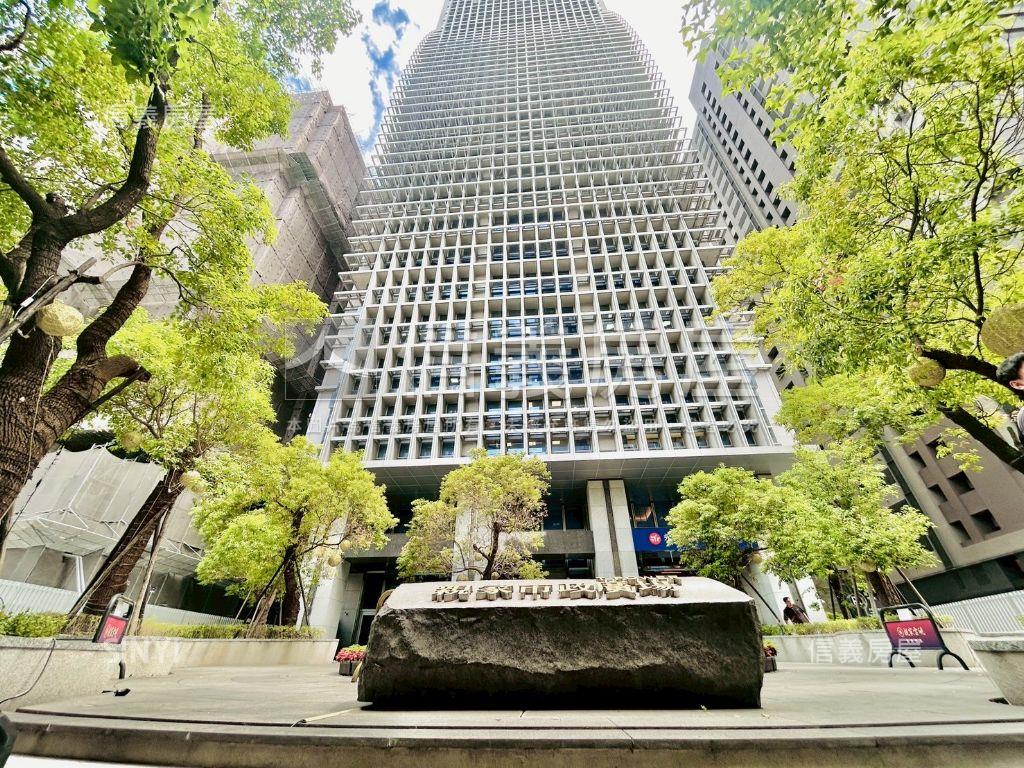 市政廣場商辦房屋室內格局與周邊環境