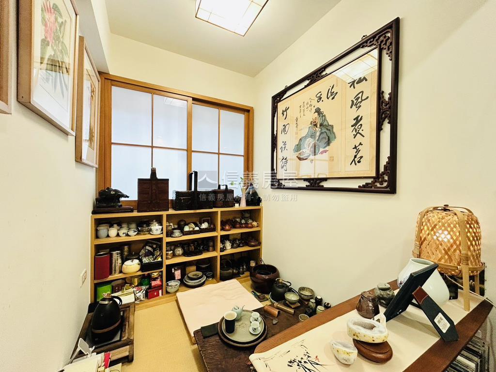 專任靜謐美兩房車位房屋室內格局與周邊環境