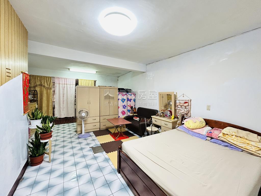 低總價近捷運透天房屋室內格局與周邊環境