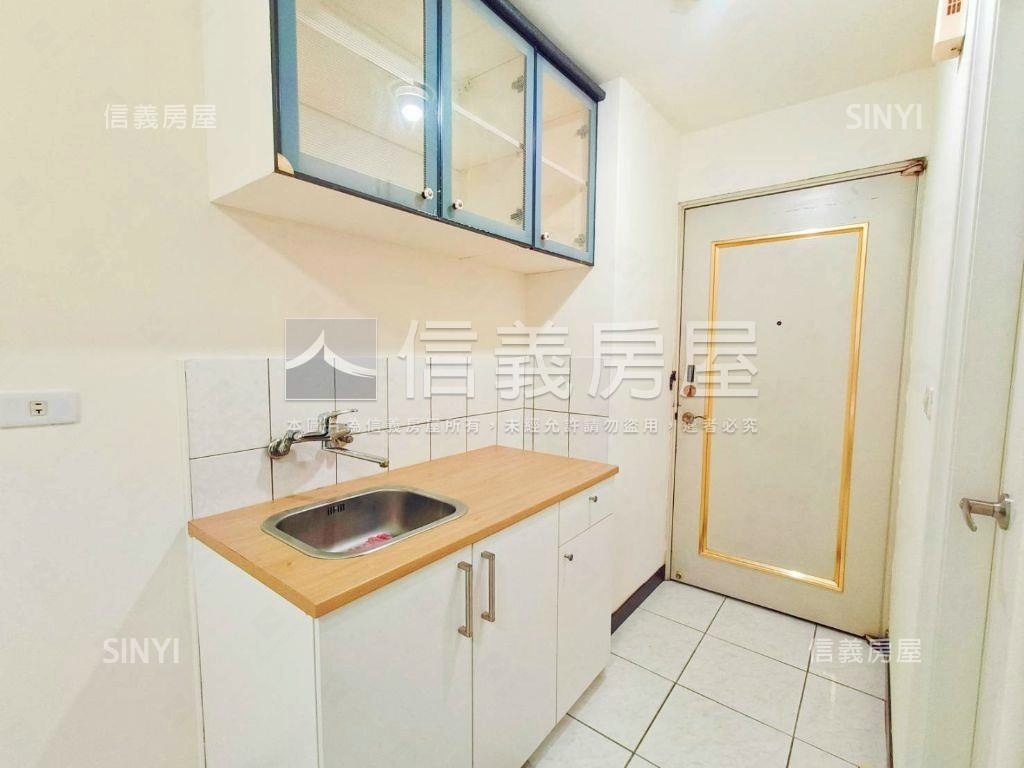 近五權車站精美套房房屋室內格局與周邊環境