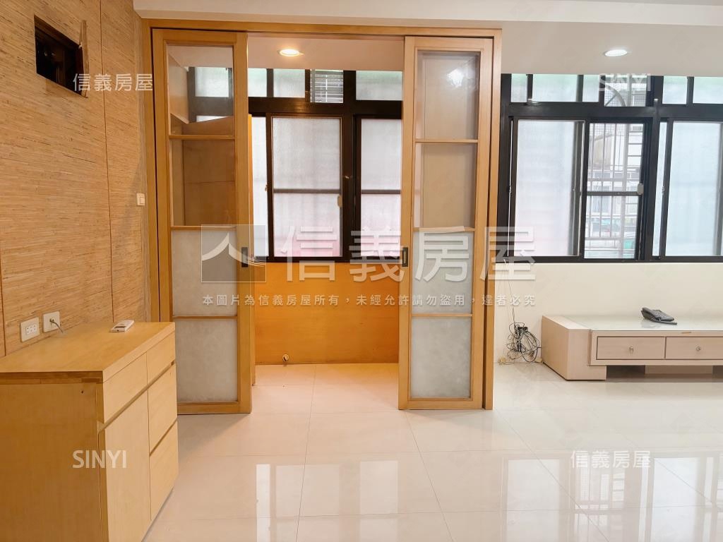 力行靜巷邊間方正２樓房屋室內格局與周邊環境