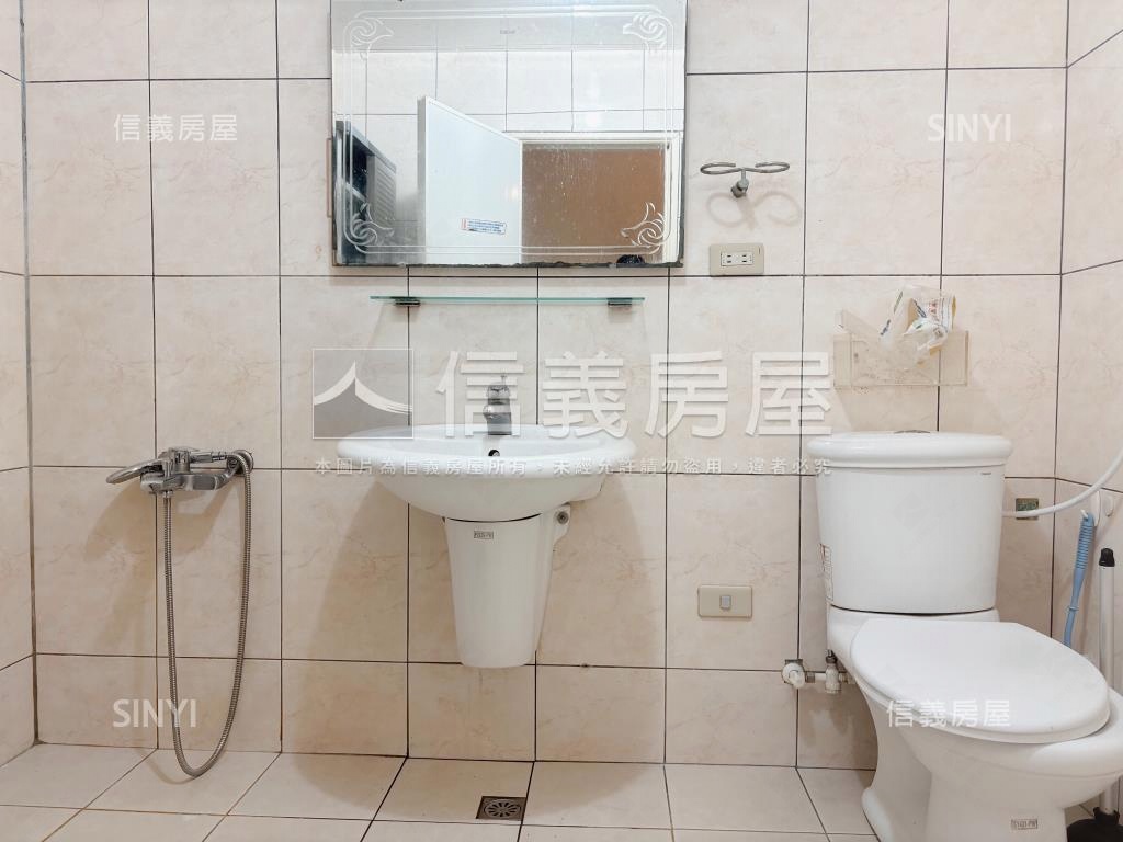 力行靜巷邊間方正２樓房屋室內格局與周邊環境