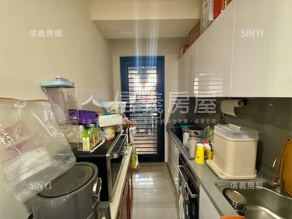 鼎中商圈兩房平移車位房屋室內格局與周邊環境