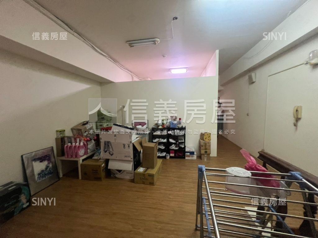 Ｒ１４捷運靚美店住附平車房屋室內格局與周邊環境