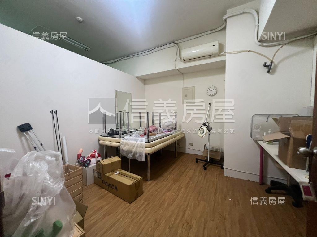 Ｒ１４捷運靚美店住附平車房屋室內格局與周邊環境