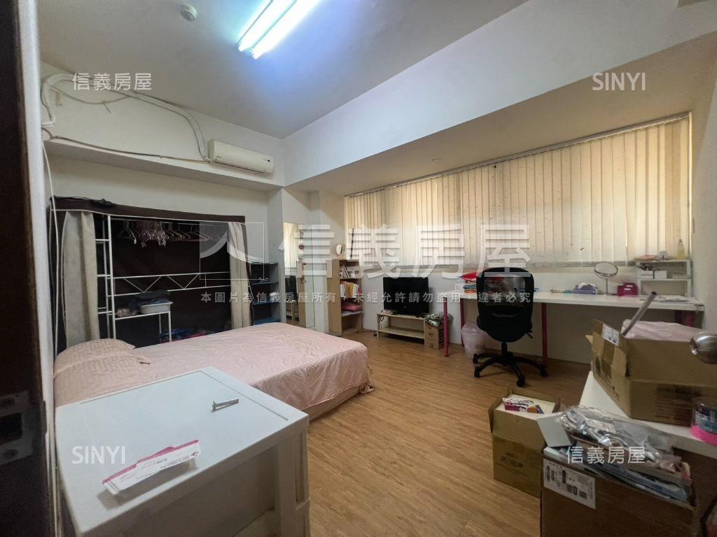 Ｒ１４捷運靚美店住附平車房屋室內格局與周邊環境