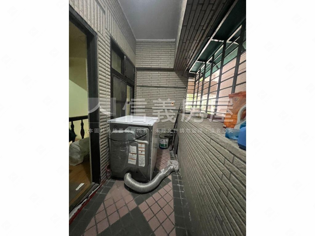 Ｒ１４捷運靚美店住附平車房屋室內格局與周邊環境