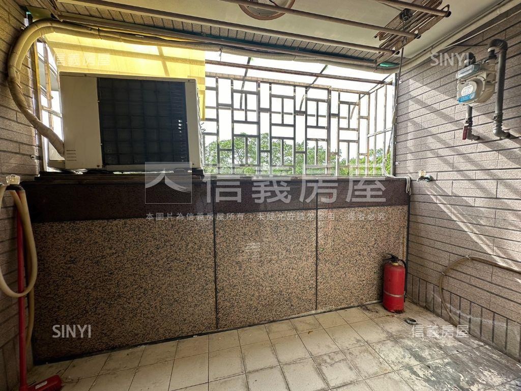 前進成大優質三房車位房屋室內格局與周邊環境