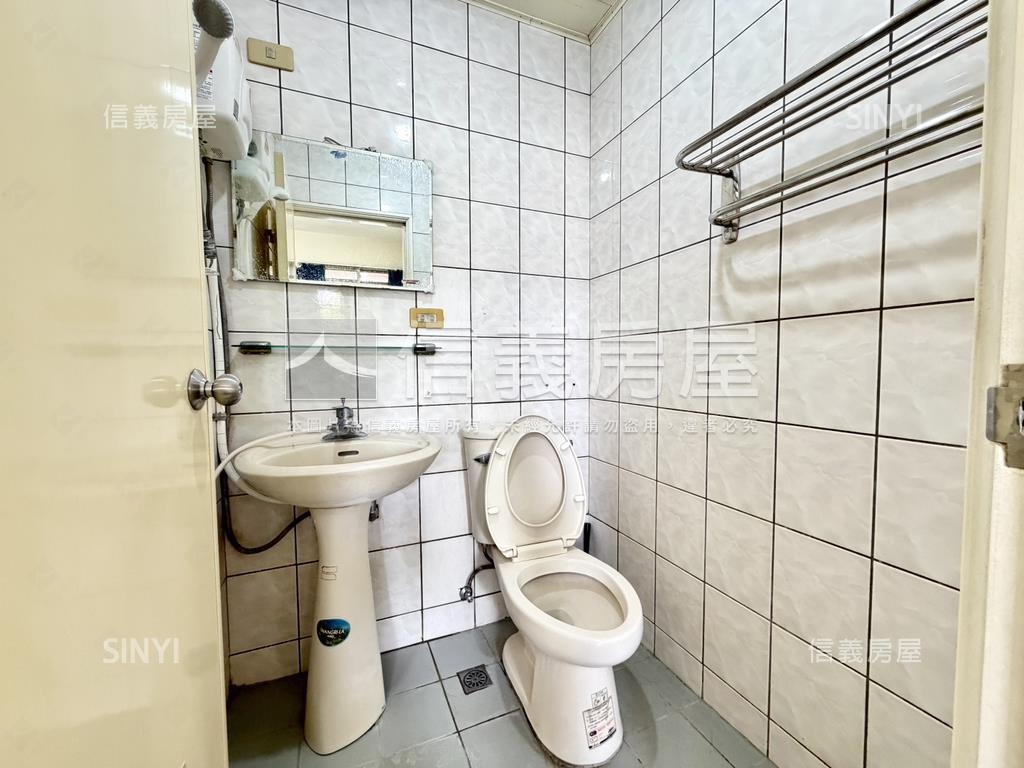 專任！逢甲整棟透天金雞母房屋室內格局與周邊環境