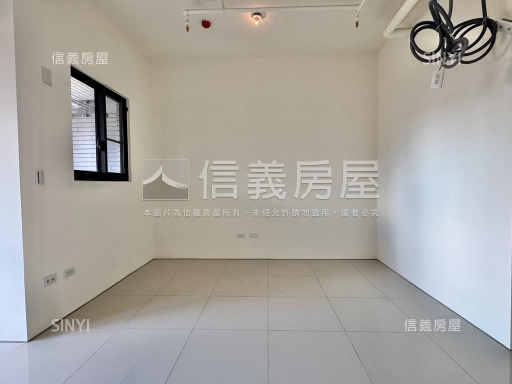 鑫巨蛋２稀有兩房兩衛平車房屋室內格局與周邊環境